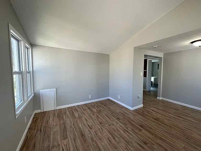 20918 hollywood inside front